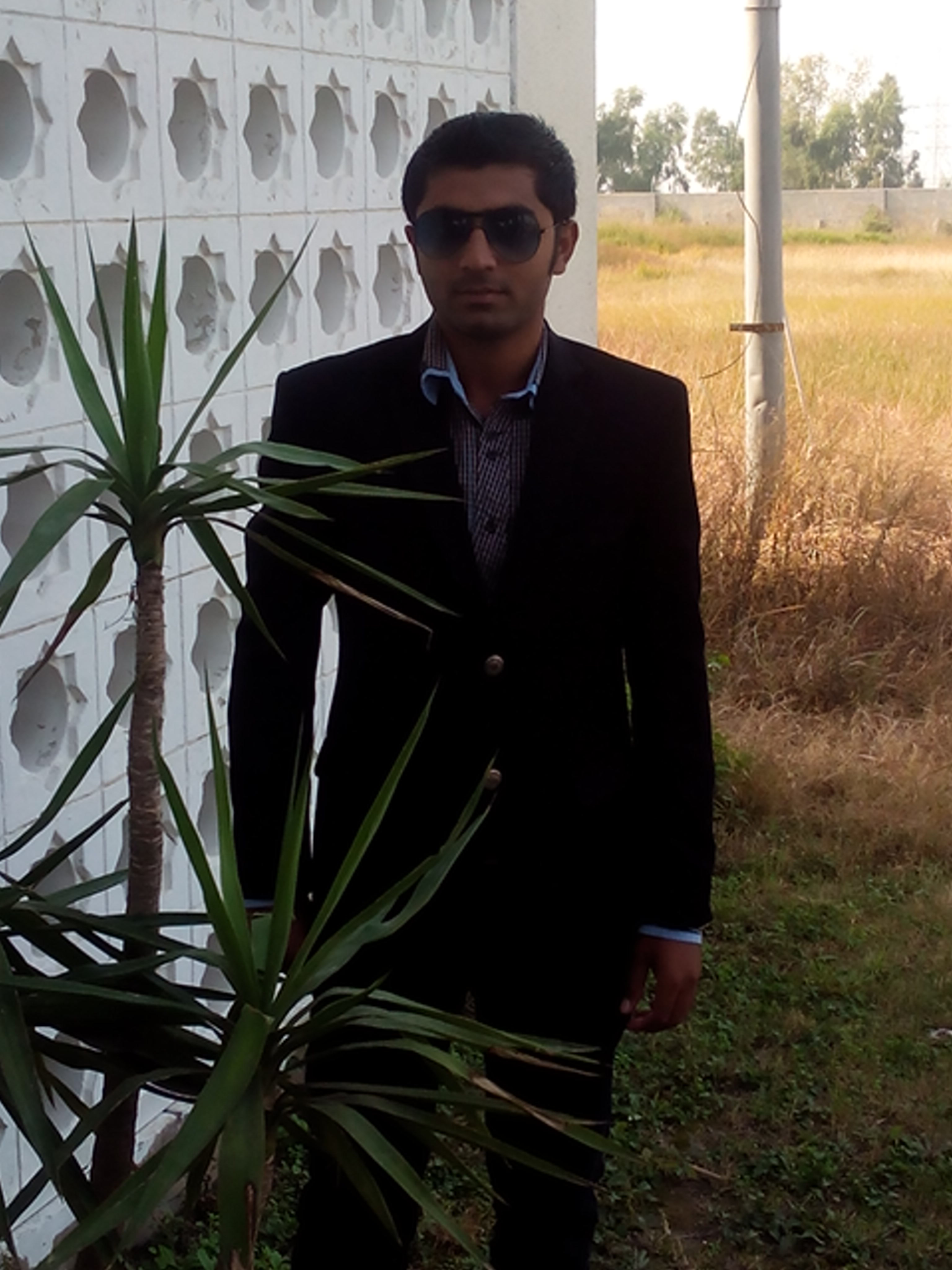 MUHAMMAD AZHAR NAEEM Photoshop, Word, Excel, Physics