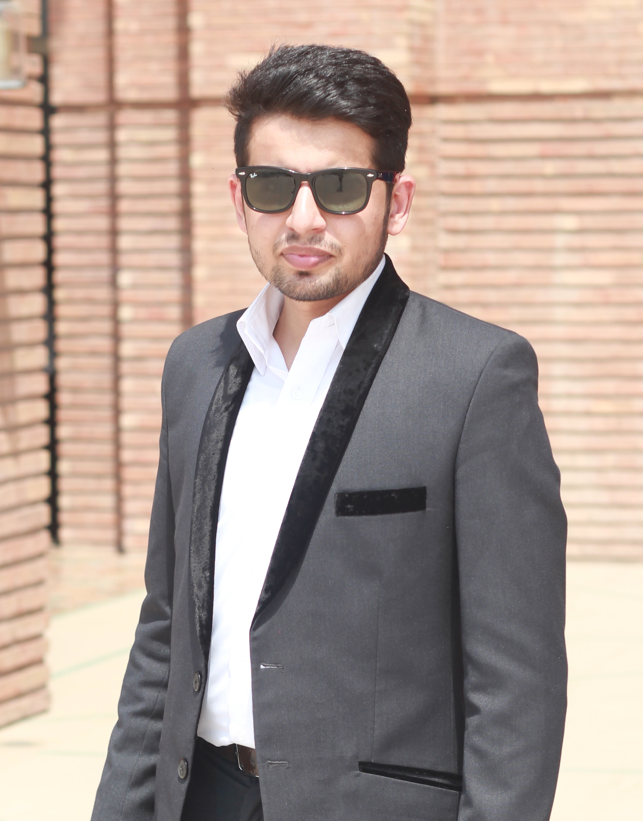 Farooq Latif Profile