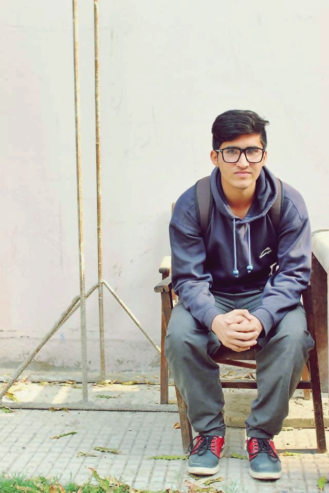 Zark Niazo English (UK)