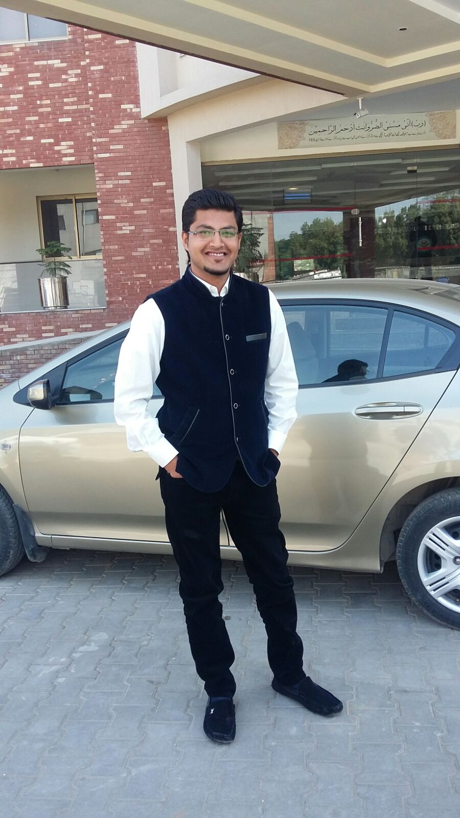 Intsam Aslam Profile