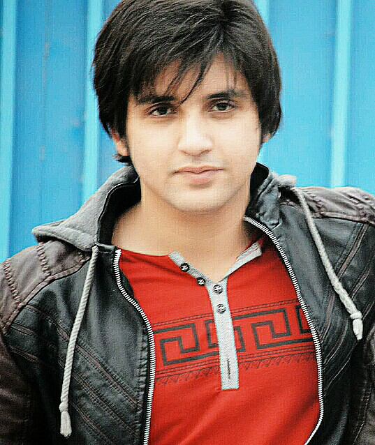 Eisa Zer Khan Profile