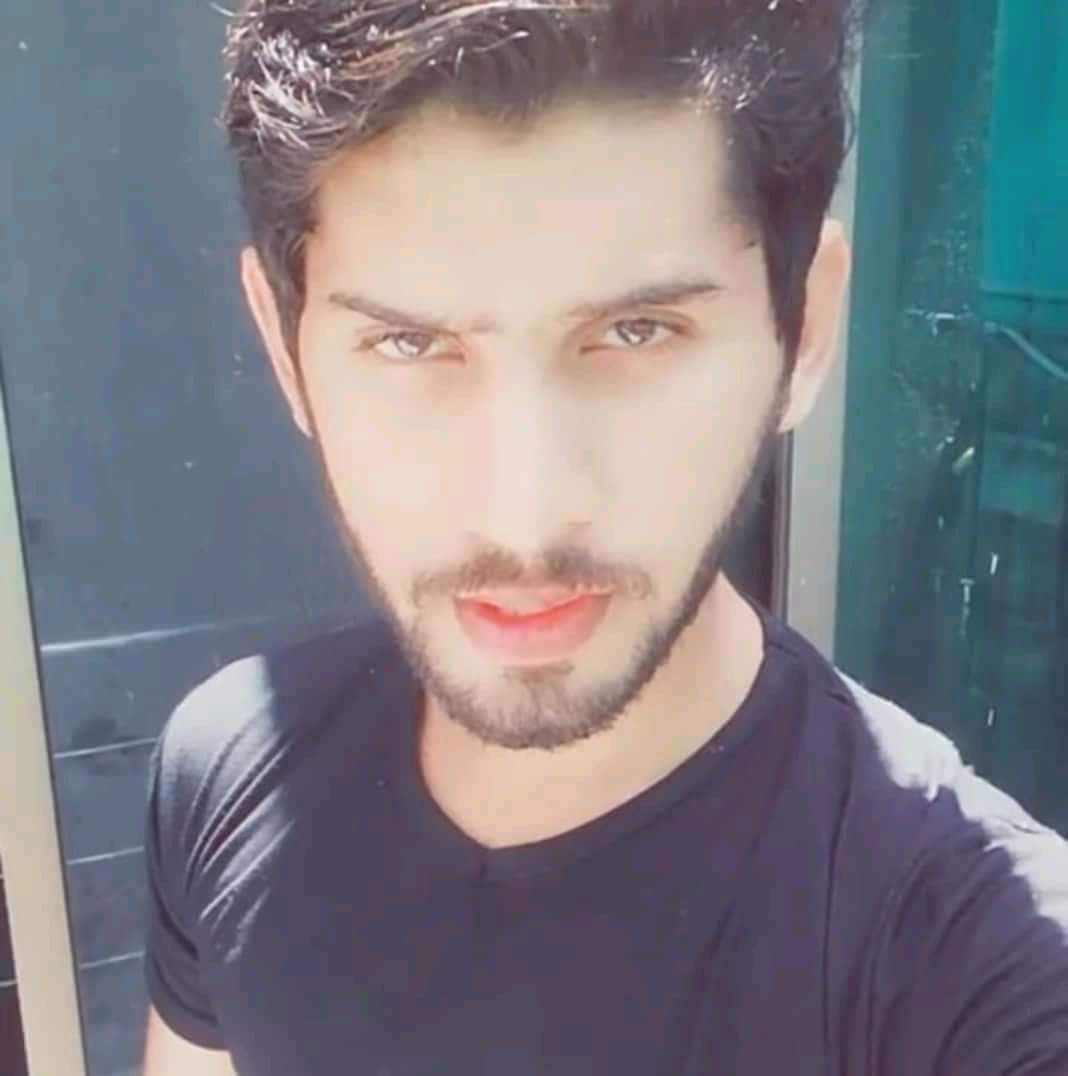 Muhammad Zeeshan Khan Photo Editing, Photography, Voice Talent