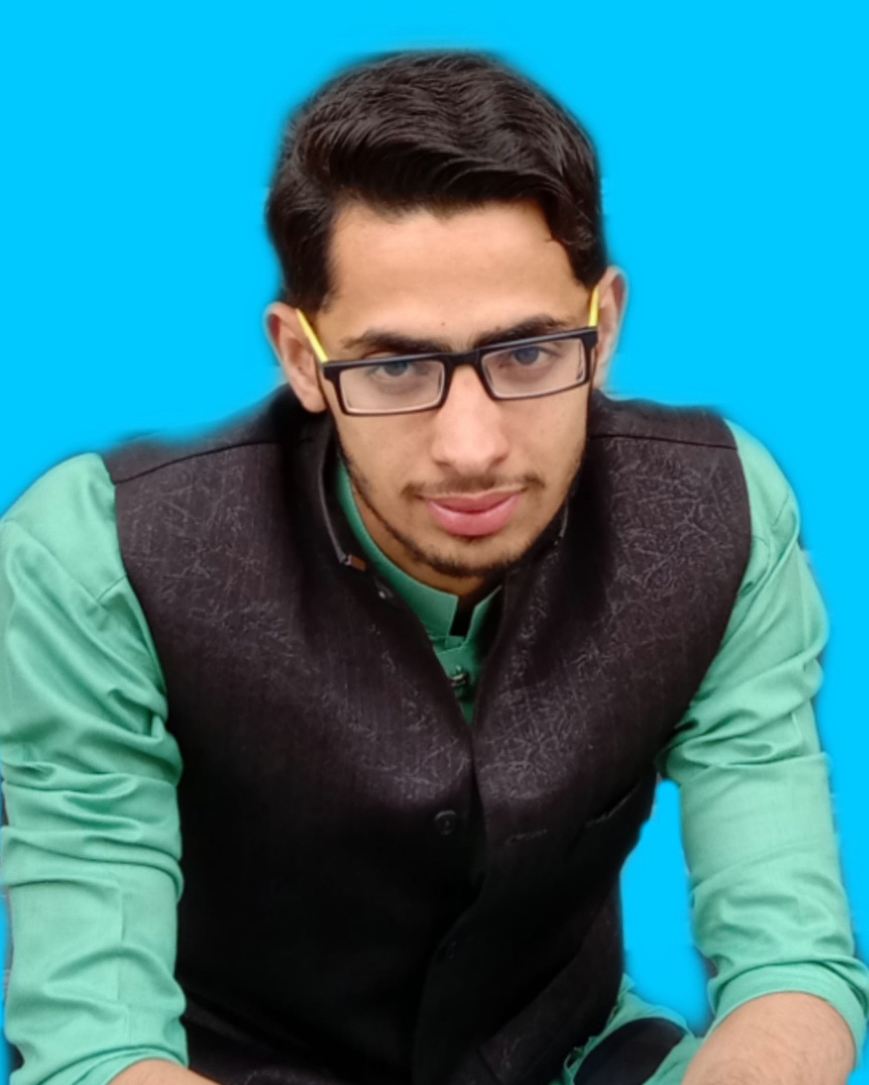 Haris Vaiz CSS, Photoshop, Photo Editing, Presentations, Prezi, Video Editing, Sports, Data Entry, Excel, C++ Programming