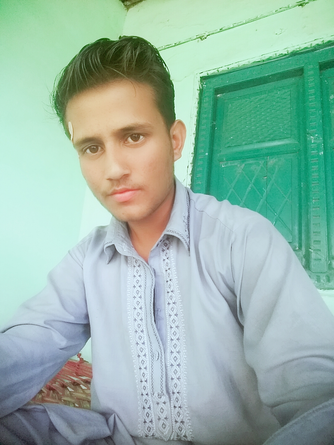 Zeeshan Awan 