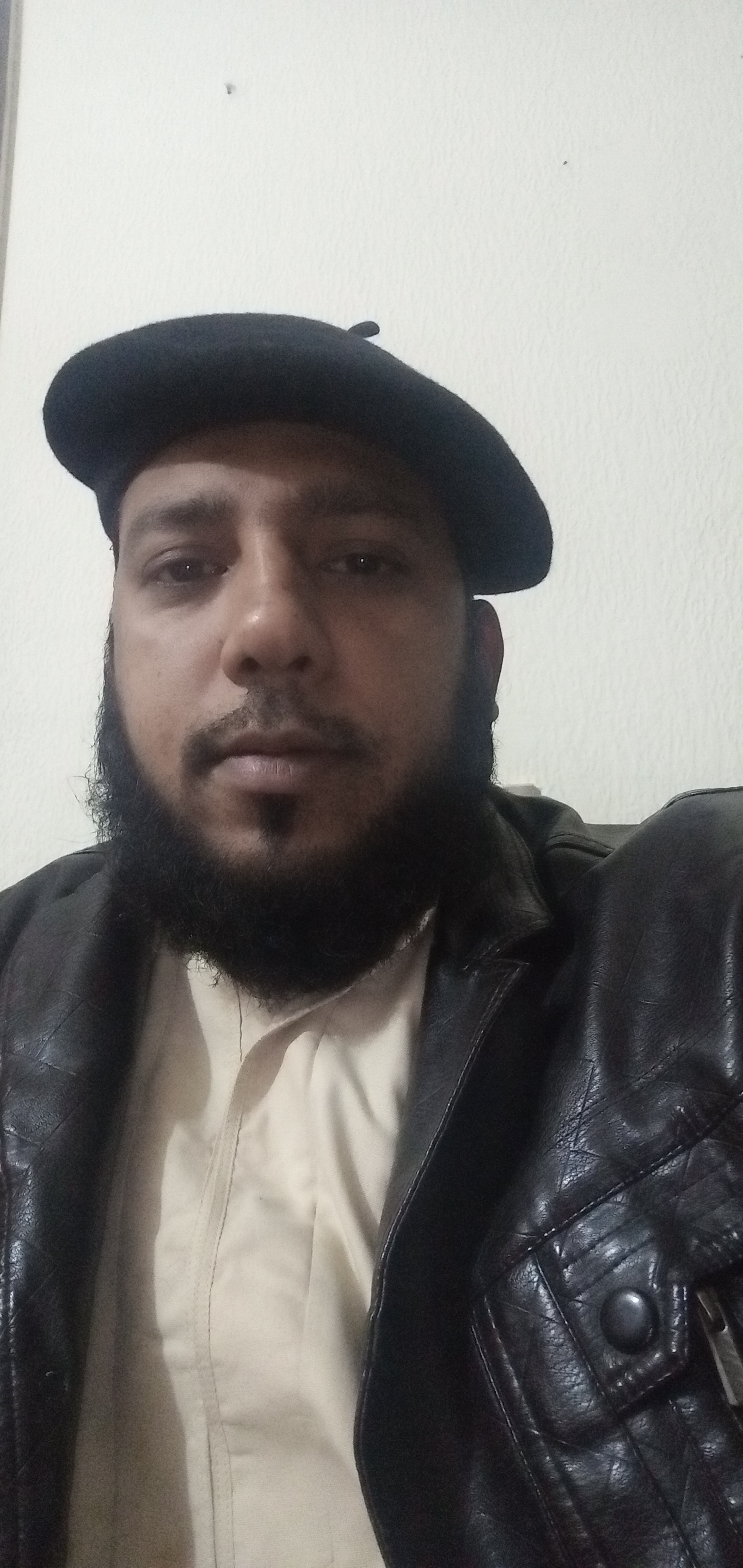 Hafiz Muhammad Kalim Ullah Urdu Typing, English Typing, MS Office, Advertisement Design, Arts & Crafts, Covers & Packaging, Business Cards, Creative Design, Format & Layout, Photo Editing