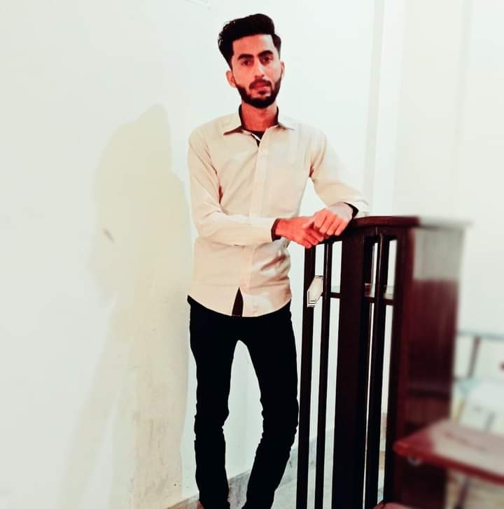 Naveed Khalid Photo Editing, Music, Voice Talent, Video Editing, Album Design, Collage Making, Project Management Office