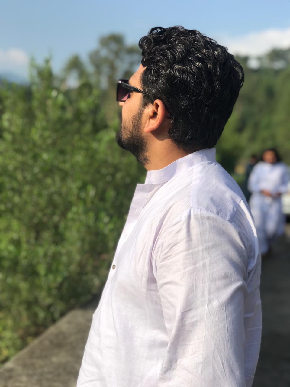 Badar Butt Interior Design, 3D Model Maker, English Typing