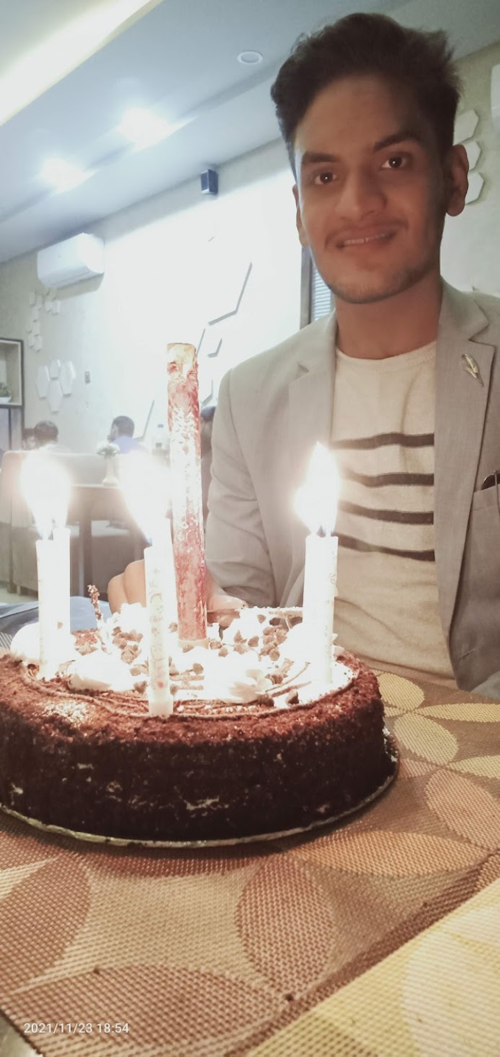 Hassan Raza Arts & Crafts, Fashion Design, English Typing, Cooking, 3D Design, Audio Services, Fashion Modeling, Covers & Packaging