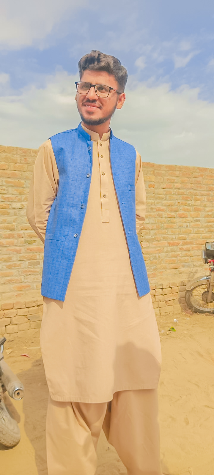 Muhammad Umair Urdu Typing, English Typing, MS Office, Photo Editing, Photoshop, Photography, Videography, CV Design, YouTube Video Editing, Motorcycle Courier