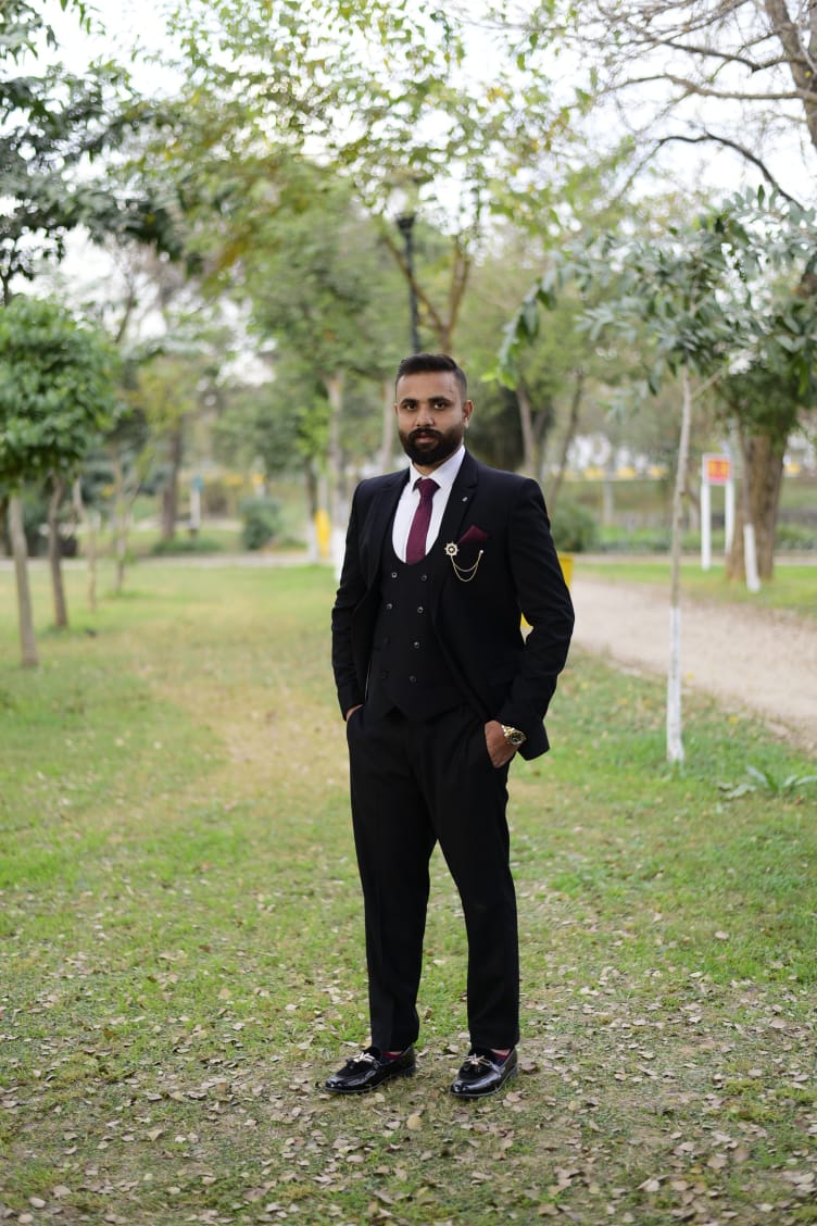 Untan Dawood English Typing, Driving, Car Driving