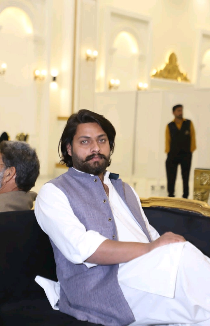 Shawaiz ALI English Typing, Driving, MS Office, Arts & Crafts, Photo Editing, Photoshop Design, Instagram Marketing, Video Editing