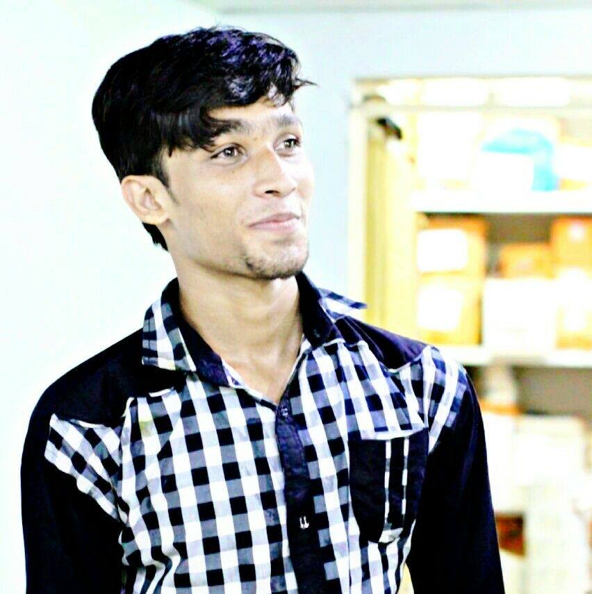 Moiz Kashan Profile Moiz Kashan Profile