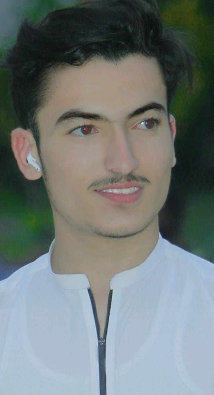 Hamid Latif Graphic Design, Photo Editing, Urdu Typing, English Typing, MS Office, Print, Photoshop, Poster Design, Adobe Photoshop