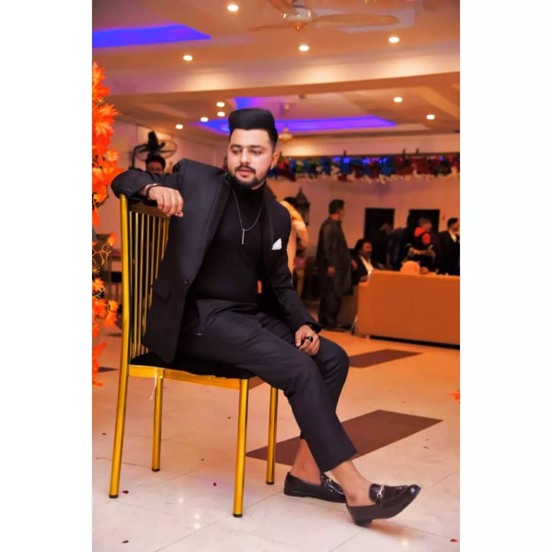 Ahsan Naeem Muhammad Naeem MS Office, Data Entry, Answering Telephones, Social Media Marketing, English Typing, Fashion Design, Fashion Modeling, Video Editing, Photo Editing, Word