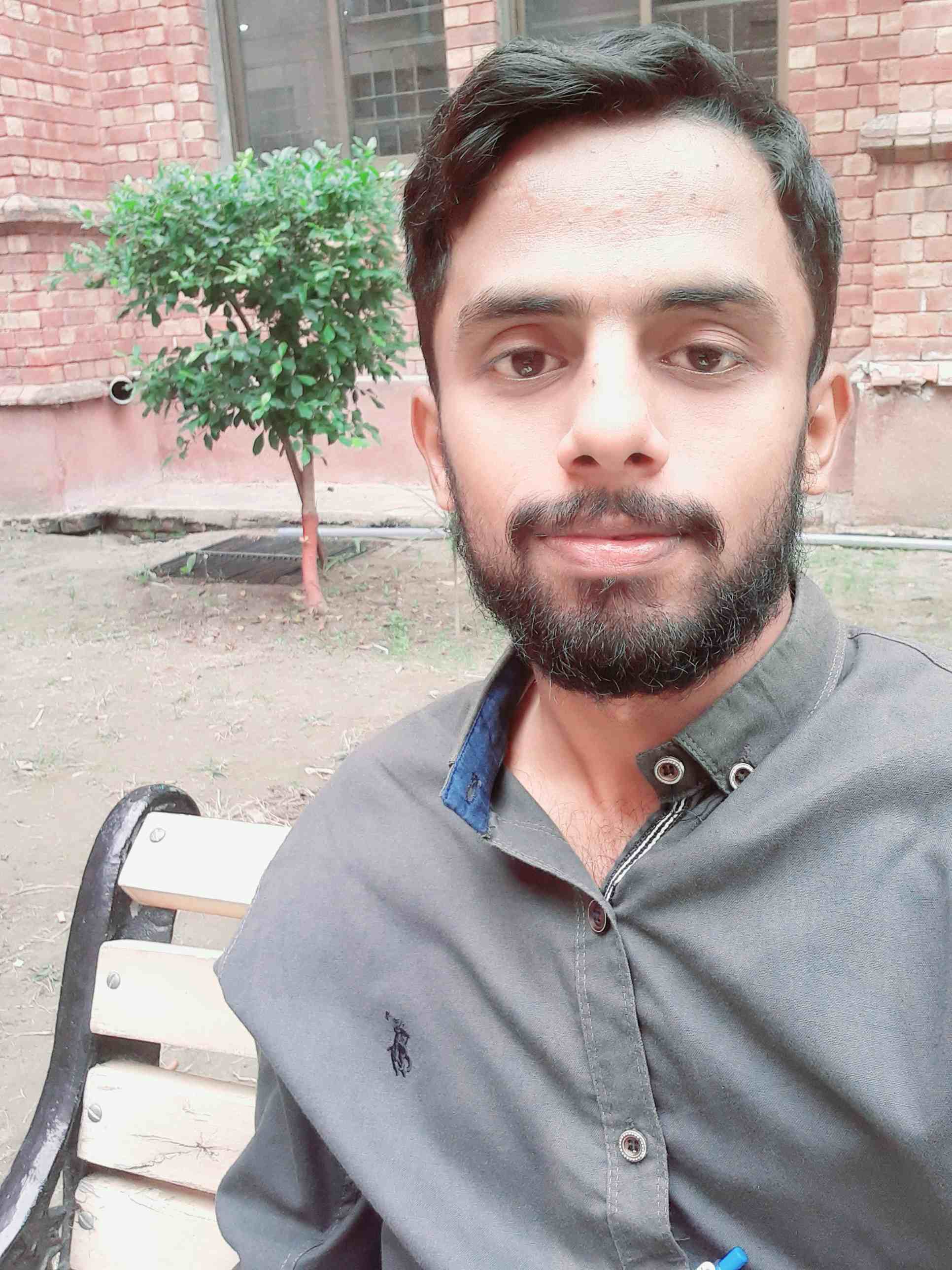 Waleed Ahmad Buttar English Typing, Urdu Typing, MS Office, Logo Design, Cooking, Driving, PSD To HTML, Word