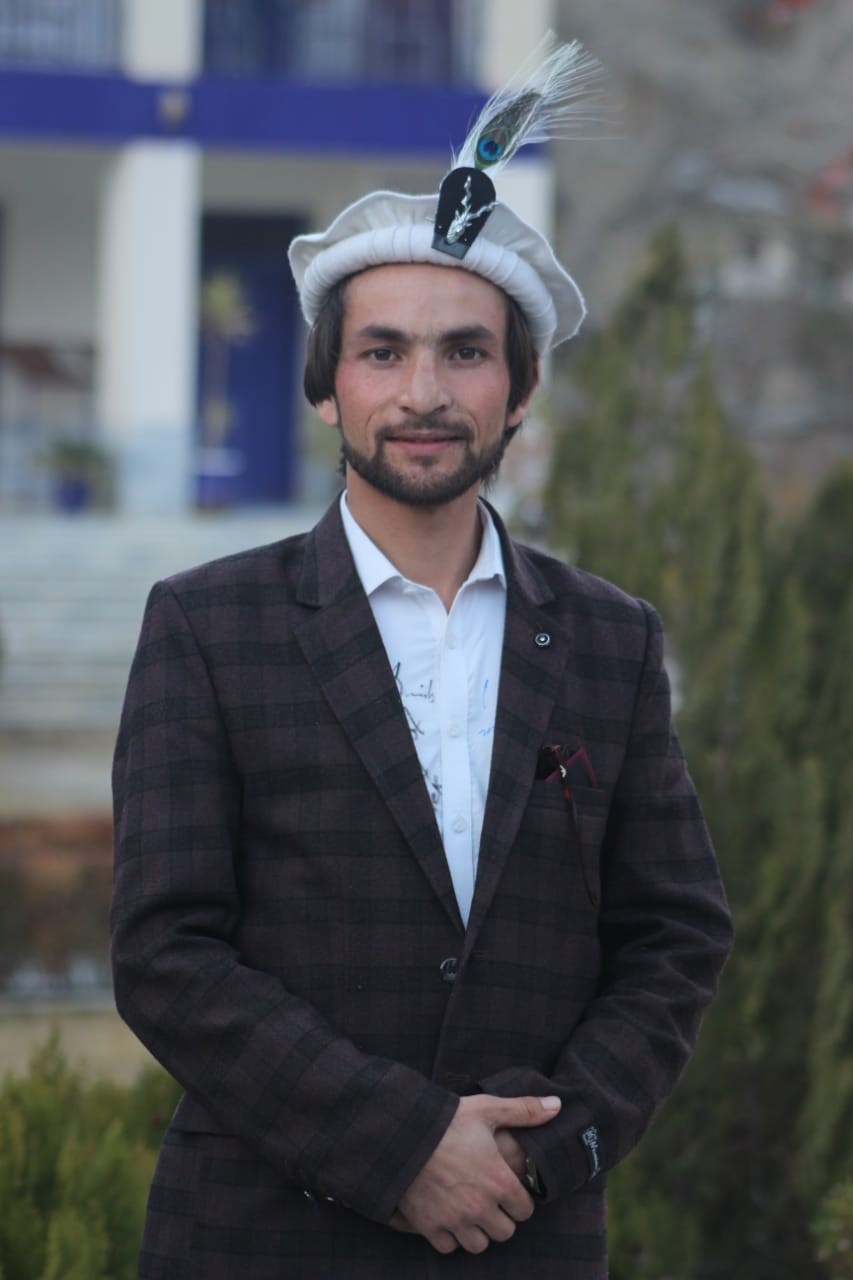 Asif Abbas Graphic Design, Typing, Writing