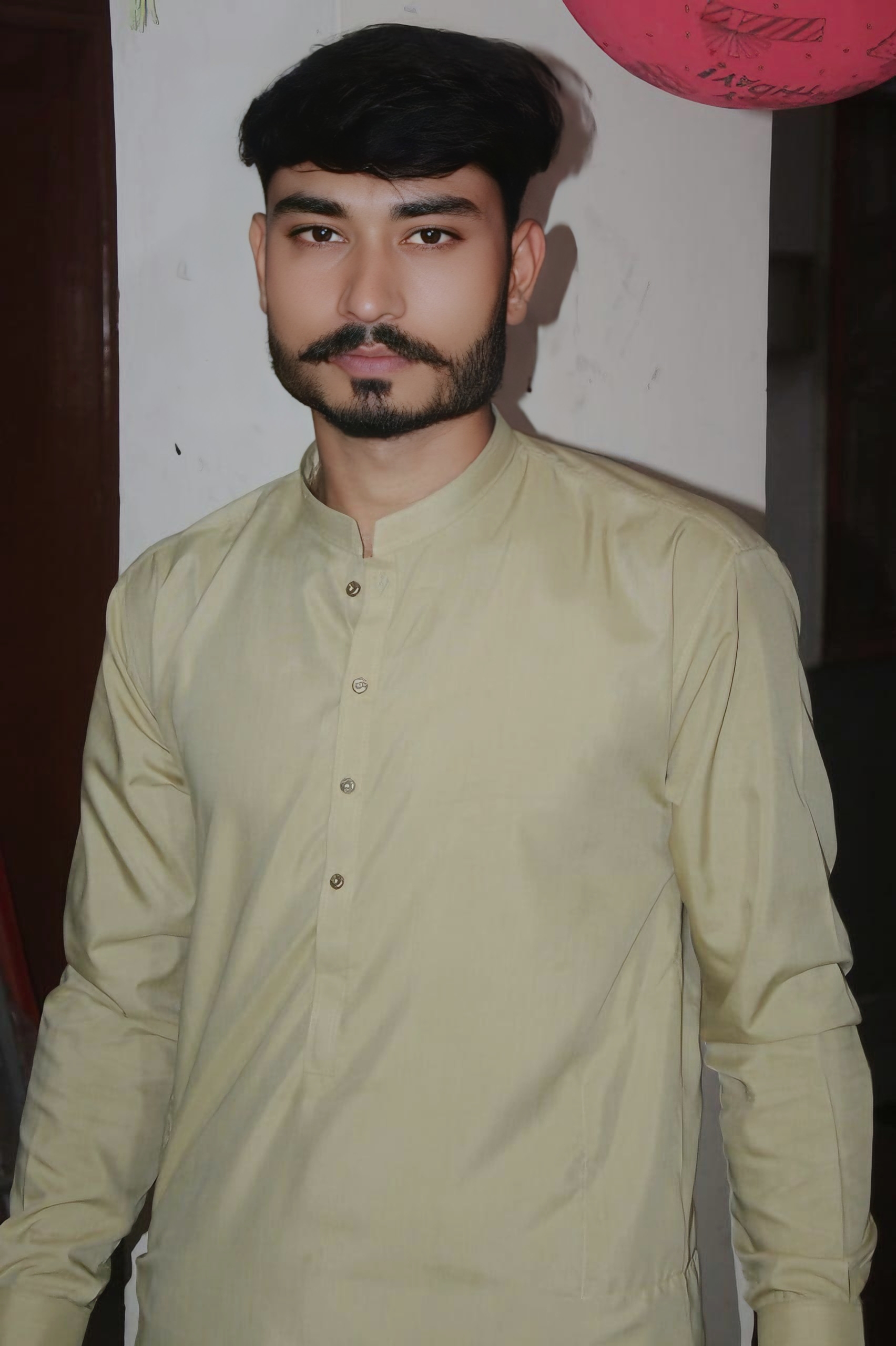 Maheem Hussain Profile Maheem Hussain Profile