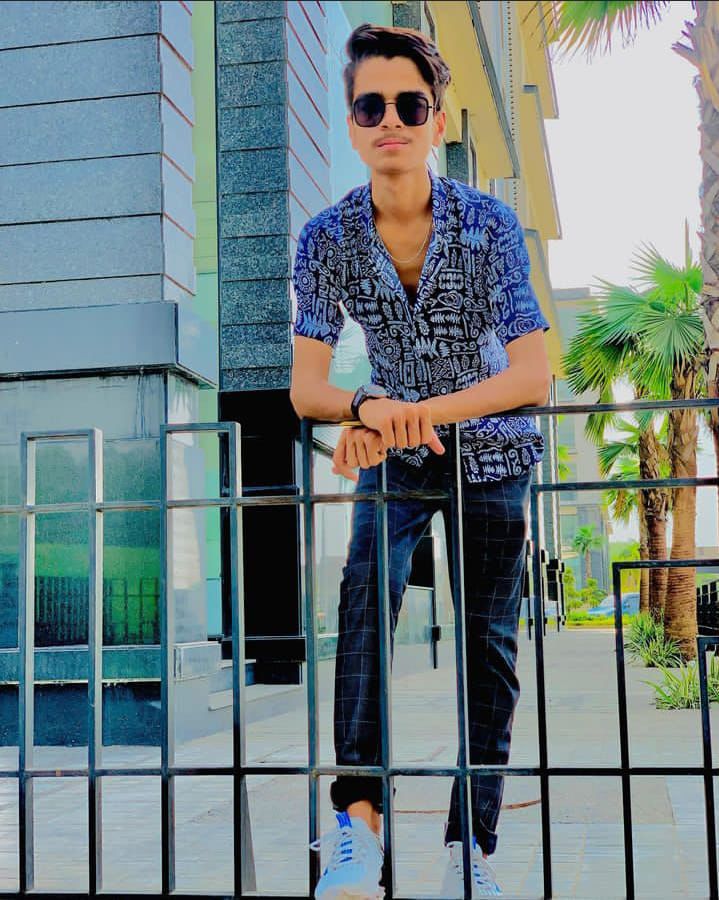 Ali Hassan Shorthand, Driving, MS Office, Management, Leadership Development, TeamViewer, Communications