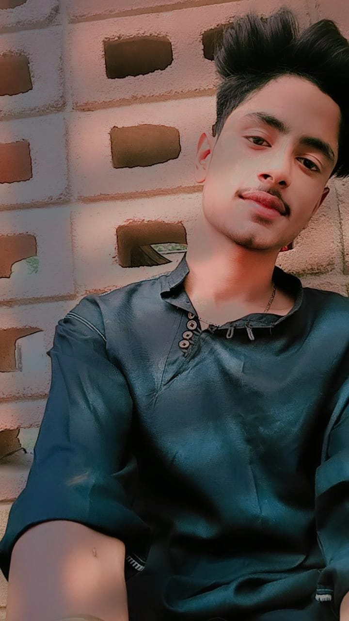 Huzaifa Khan Chat Operation, Customer Service, Data Analytics, Investment Research, Typing