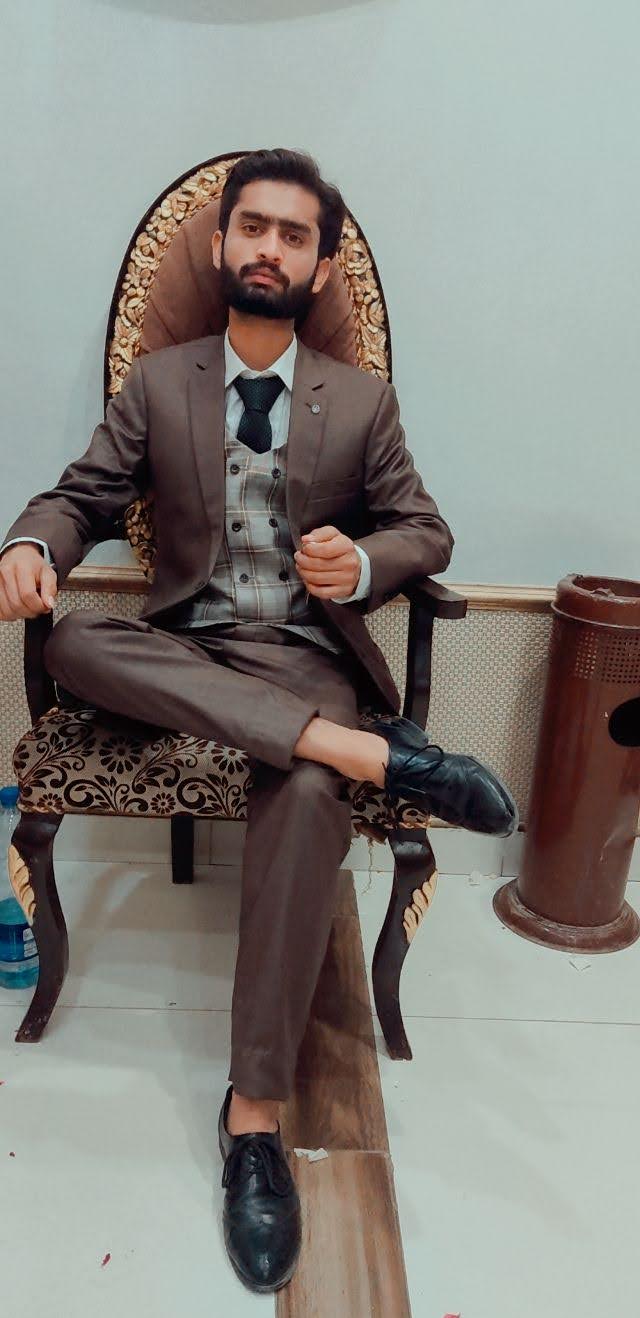 Jahangeer Mehboob Driving, English Typing, Urdu Typing, Banner Design, Covers & Packaging, Fashion Modeling, Logo Design, Photography, Music, Photo Editing