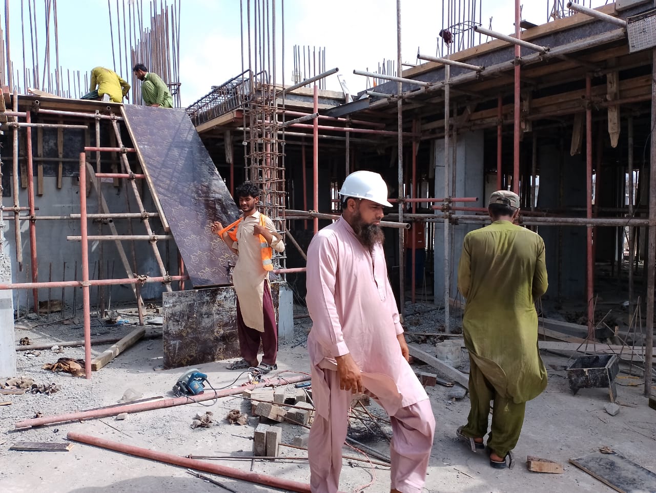 Nadar Niaz Format & Layout